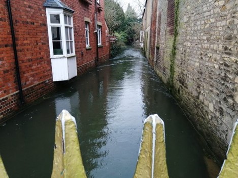 Nine Foot River from South Gate